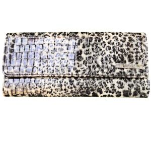 Kenneth Cole Reaction Leopard Print Textured Clutch Wallet Women's‎